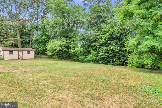 Building Photo - 644 Jasontown Rd