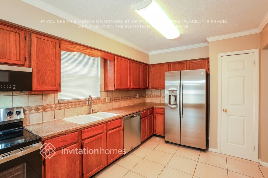 Building Photo - 7362 Boysenberry Ln N