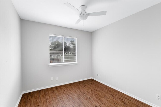 Building Photo - 2808 Kestrel Dr