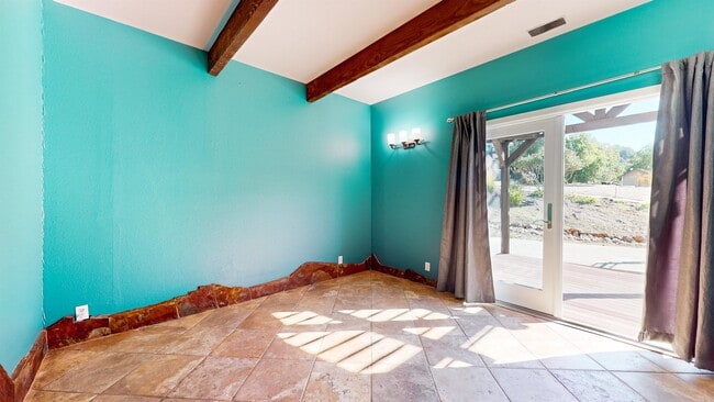 Building Photo - 9168 Eastside Rd