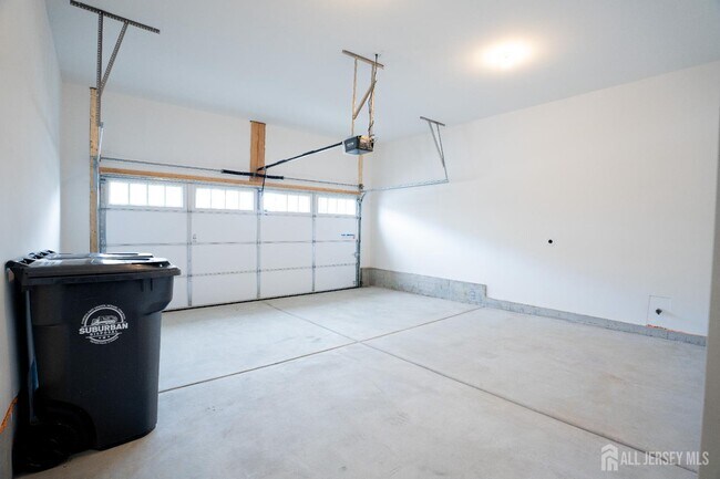 Building Photo - 85 Mustang Dr