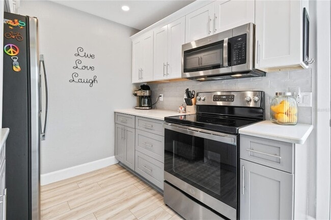 Building Photo - 8911 Blind Pass Rd