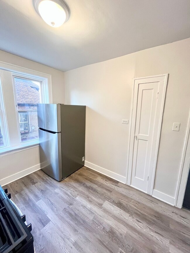 Building Photo - 4134 W 24th Pl