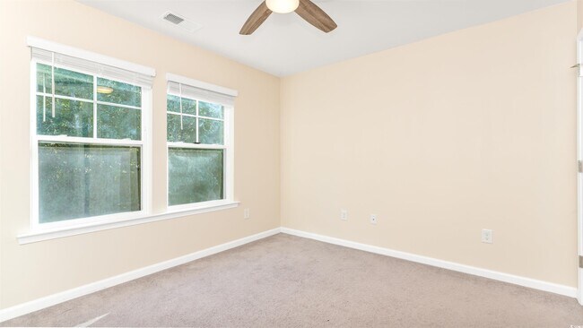 Building Photo - 132 Machrie Loop