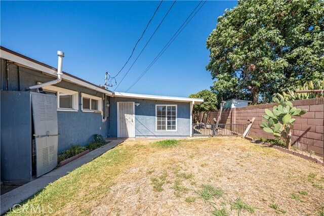 Building Photo - 1458 Sandia Ave