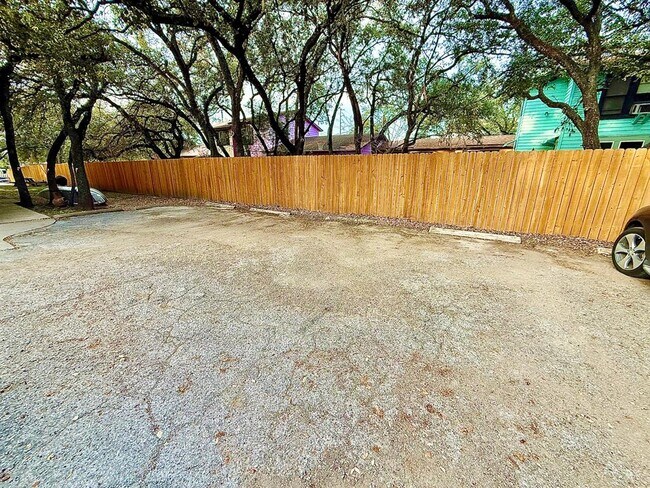 Building Photo - 2411 S 5th St