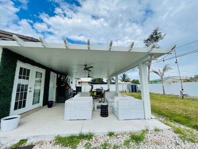 Building Photo - 3010 NW 158th St