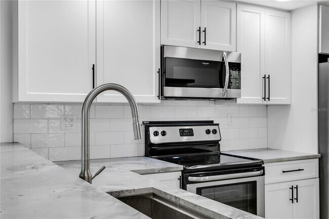 Building Photo - 1000 S Harbour Island Blvd