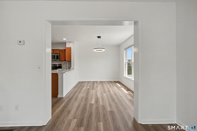 Building Photo - 21 Whitmore Ln