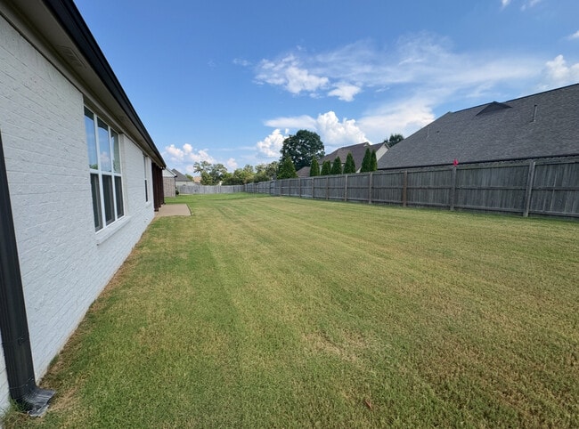 Building Photo - 455 Tender Oaks Ln N