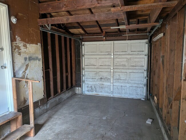 Building Photo - 5302 Thurman Way