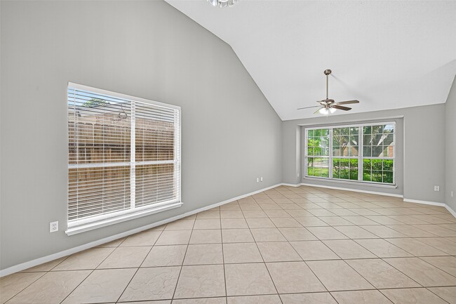 Building Photo - 4650 Glenvillage St