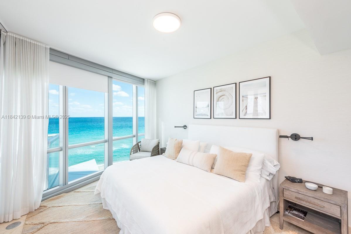 Building Photo - 17121 Collins Ave