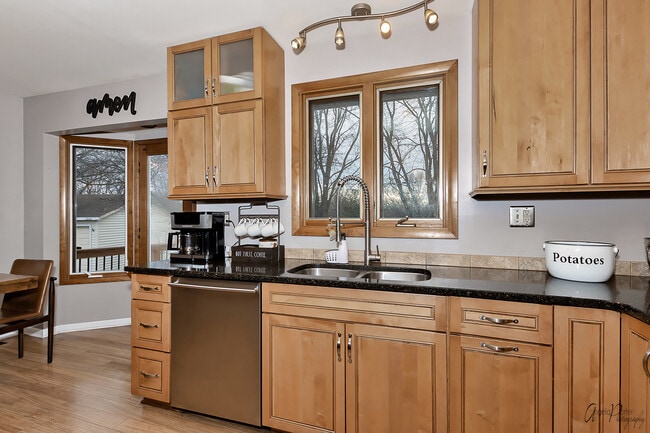 Building Photo - 2117 Witchwood Ln