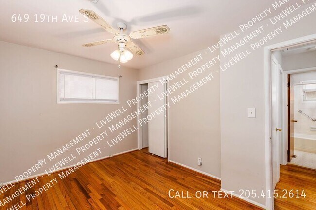 Building Photo - 649 19th Ave S