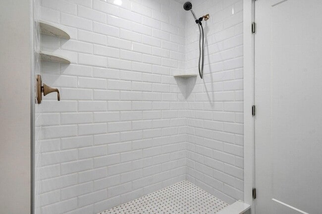 Building Photo - 2021 NW 3rd Ave