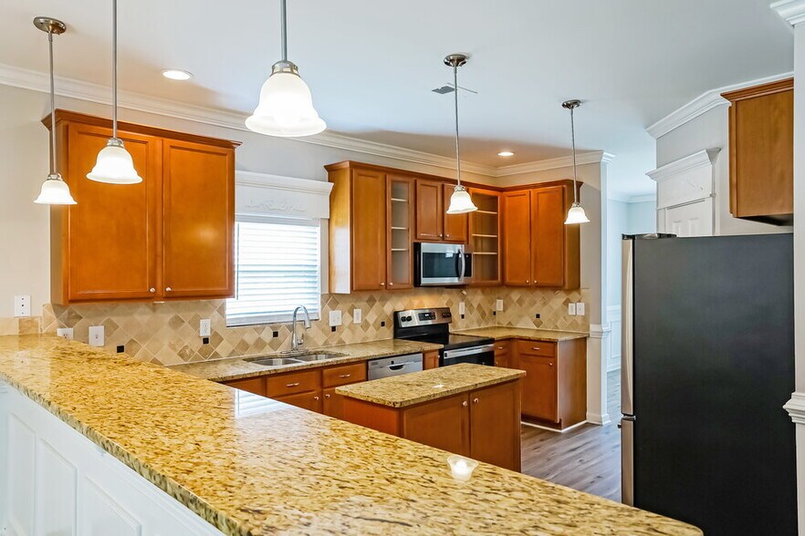 Building Photo - 618 Twain Town Dr