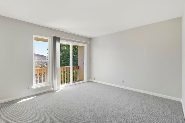 Building Photo - Sunset Park Townhouse Available for Rent!
