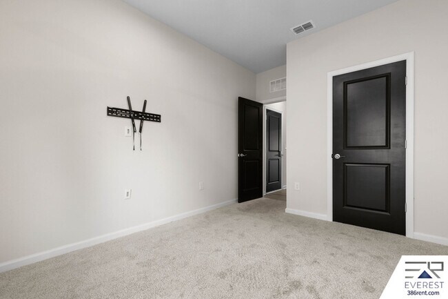 Building Photo - 249 Montgomery Ct