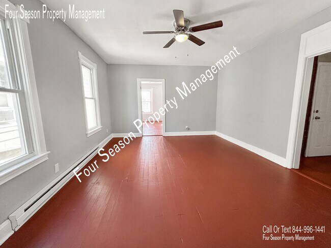 Building Photo - 116-118 Elm St