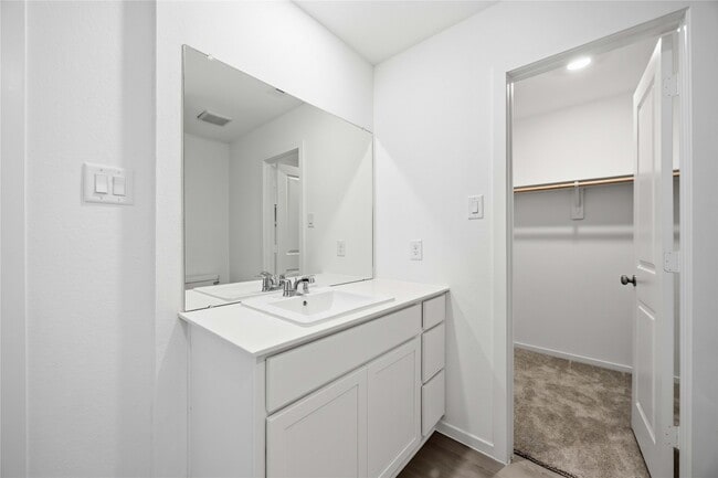 Building Photo - 16842 Spotted Oak Dr