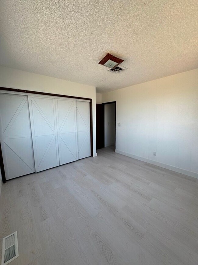 Building Photo - 10205 OR-39