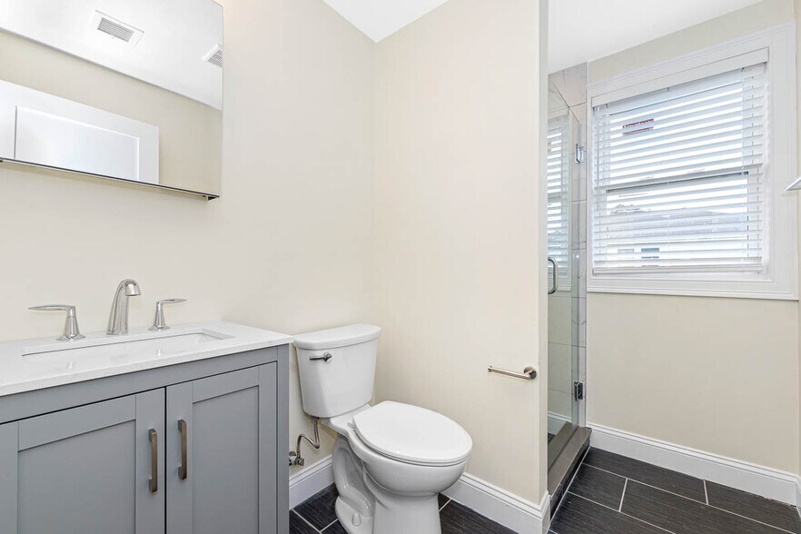 Building Photo - 77 Winchester St