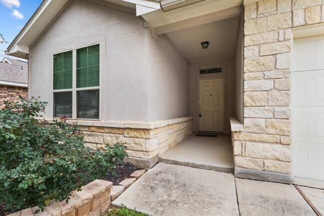 Building Photo - A rare true dual-suite floorplan in Alamo Ranch — two private en-suite bedrooms, single-story liv...