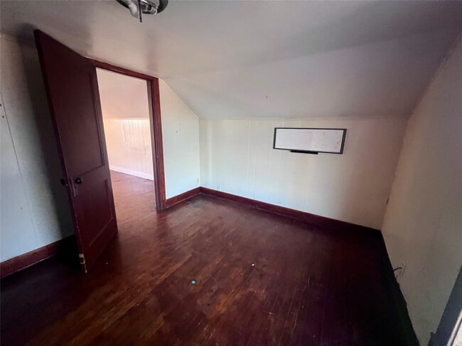 Building Photo - 621 Harrison Ln