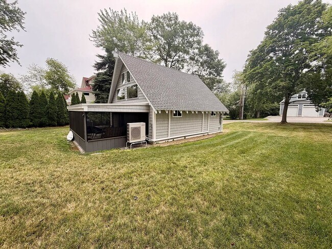 Building Photo - 50 Briar Rd