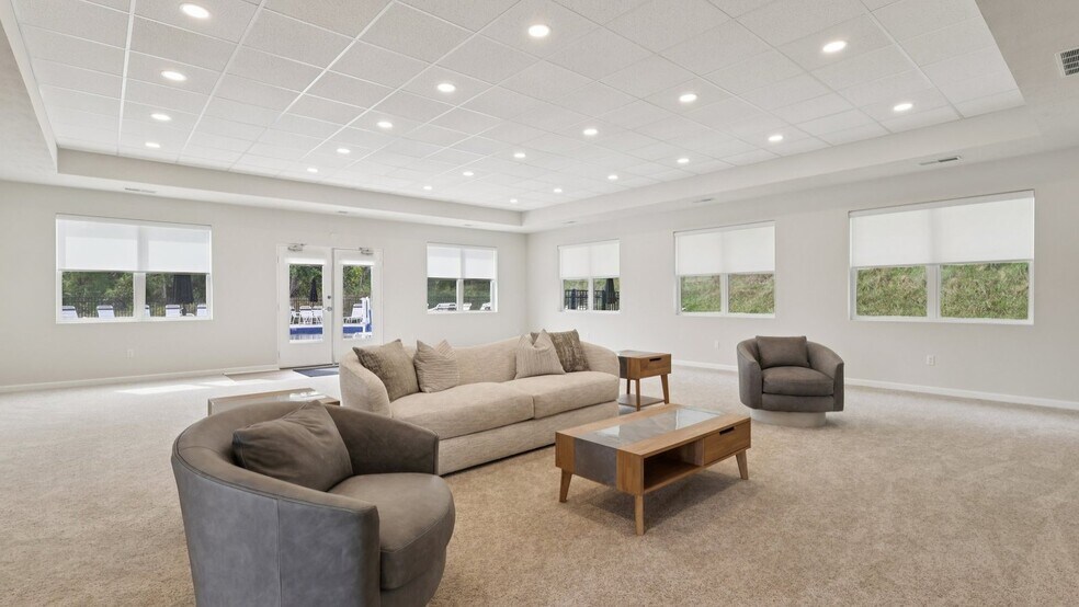 Building Photo - 695 Olivia St