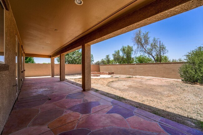 Building Photo - Live Large in Maricopa – Over 3,900 Sq Ft ...