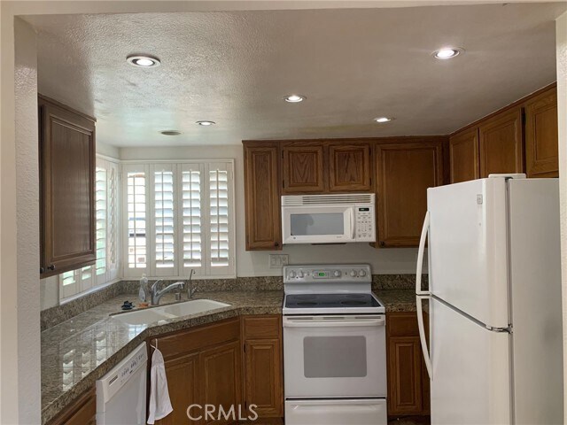 Building Photo - 22869 Hilton Head Dr
