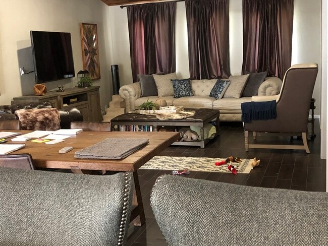 Livingroom Example - 5616 Painter St