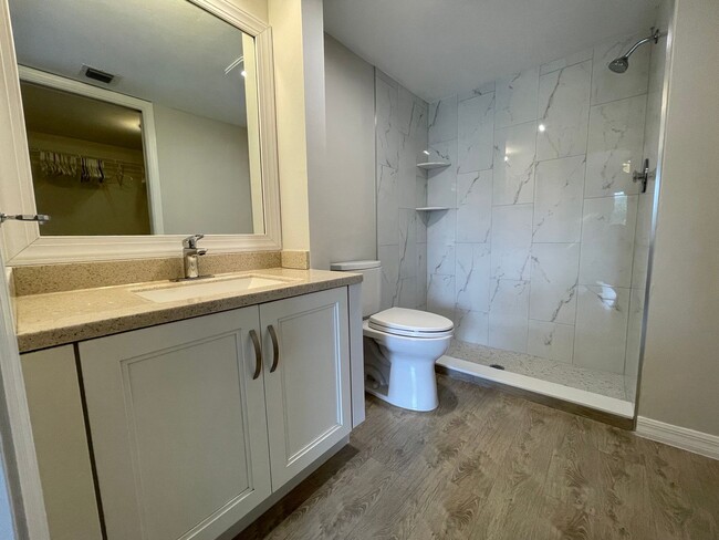 Building Photo - ANNUAL RENTAL - 2/2 CONDO IN ABBEY AT BERKSHIRE VILLAGE