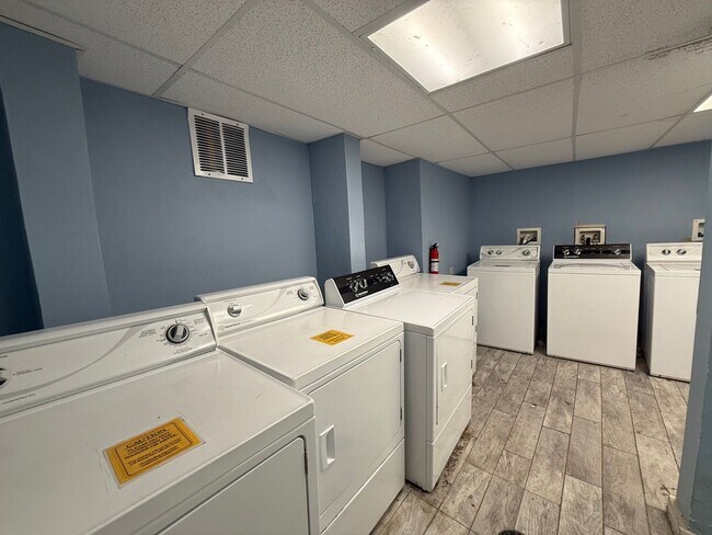 Building Photo - Charming 1-Bed, 1-Bath Apartment steps from the Plaza District