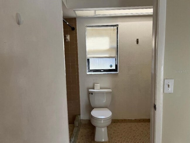 Building Photo - 200 Arbor Dr W