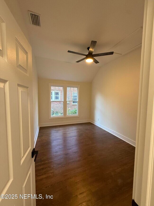 Building Photo - 3816 Boone Park Ave