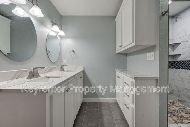 Building Photo - 3619 Chatham Ct