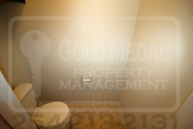 Building Photo - 335 Black Opal Dr