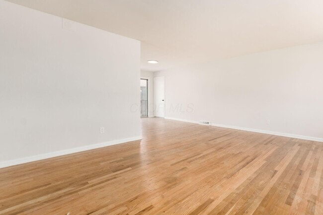 Building Photo - 4232 Eastlea Dr