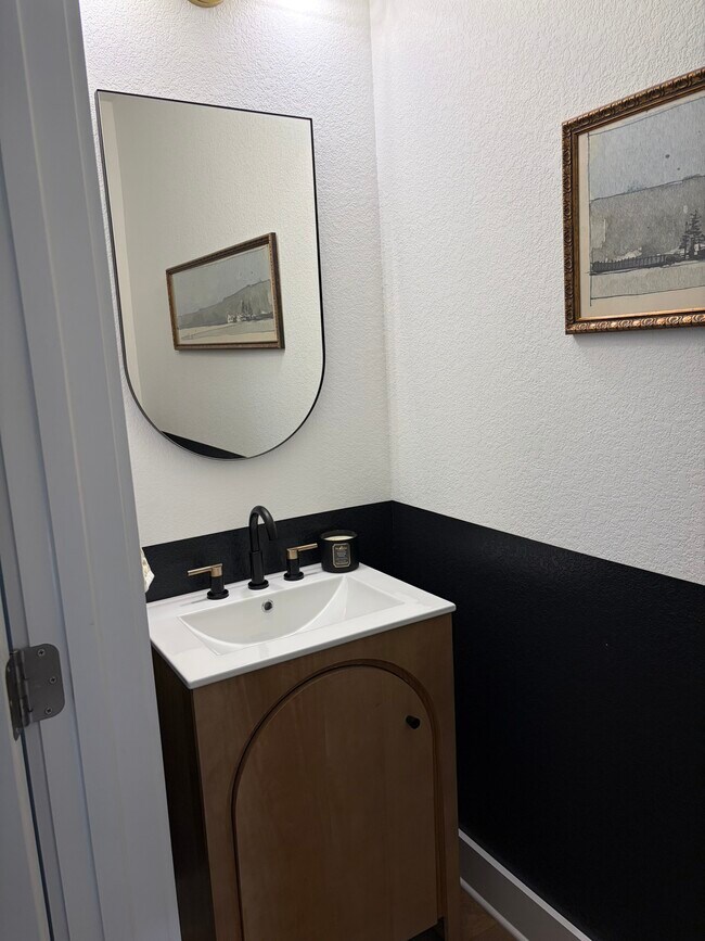 Building Photo - 142 Volterra Ln
