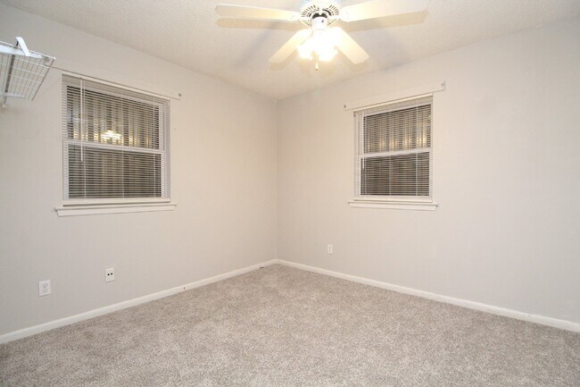 Building Photo - Spacious 4BR Home with Bonus Studio, Sunro...