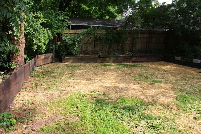 Building Photo - 2 Bed / 1 Bath Near Crieve Hall - McMurray...