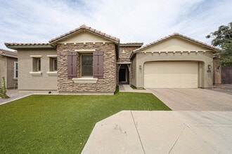 Building Photo - 1424 E Pedro Rd