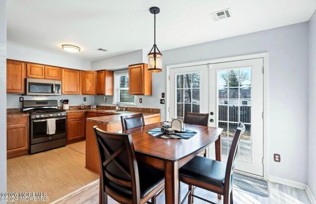 Building Photo - 209 Sinclair Ave