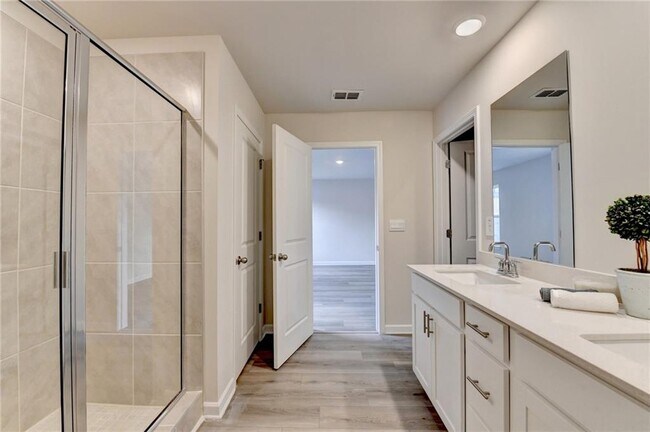 Building Photo - 2357 Whitworth St