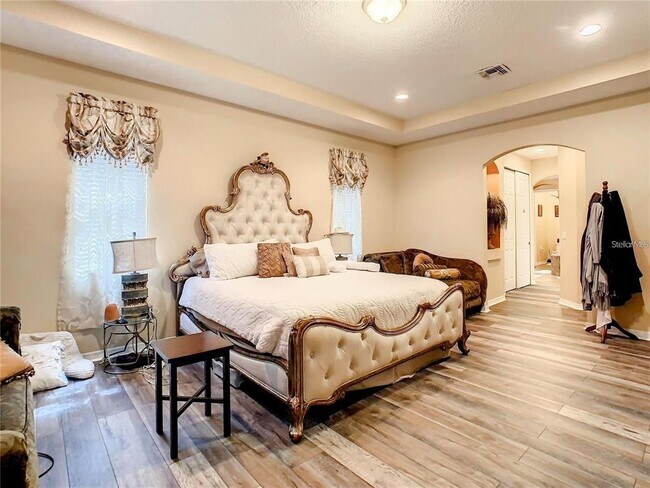 Building Photo - 600 Stone Oak Dr