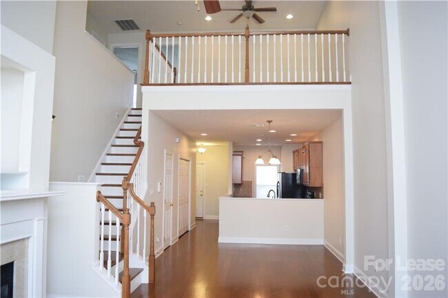 Building Photo - Stylish Braxton Gate Townhome with Garage & Main-Level Primary Suite