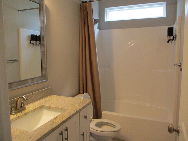 Building Photo - Beautiful Columbia County Home